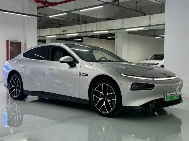 Xpeng P7 — Фото автомобиля 3
