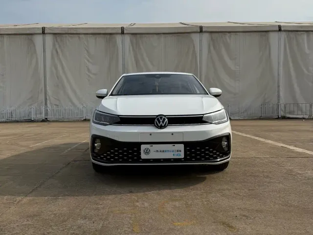 Volkswagen Lavida — Фото автомобиля 2