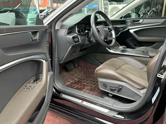 Audi A7L — Фото автомобиля 15