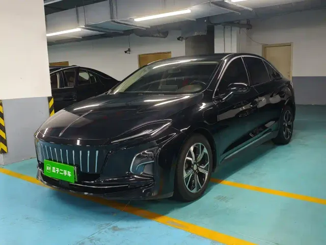 Фотография автомобиля — Hongqi E-QM5