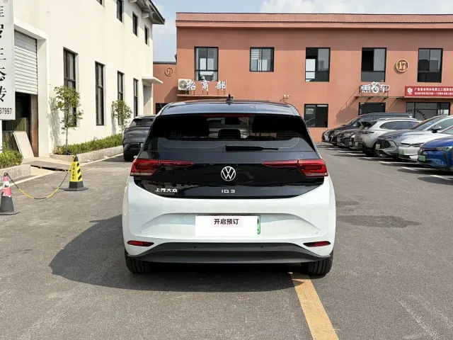 Volkswagen ID.3 — Фото автомобиля 7