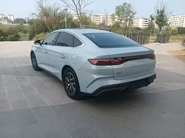 BYD Qin L — Фото автомобиля 6