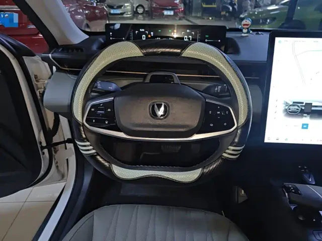 Changan Lamore — Фото автомобиля 3