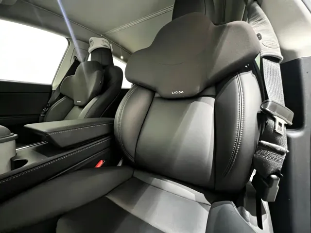 Tesla Model Y — Фото автомобиля 8