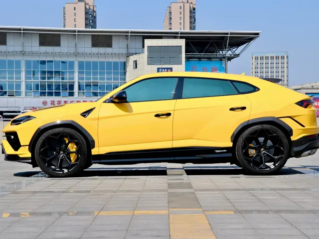 Lamborghini Urus — Фото автомобиля 10