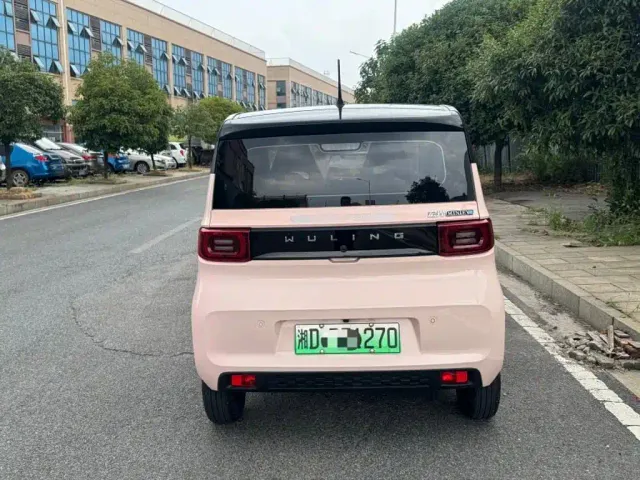 Wuling Hongguang Mini EV — Фото автомобиля 5