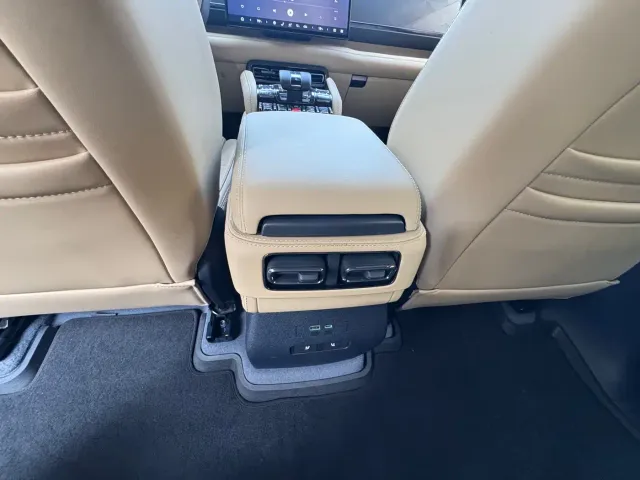 BYD FangChengBao Leopard 5 — Фото автомобиля 8