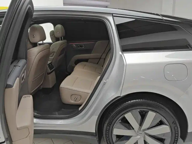 Li Auto i6 — Фото автомобиля 11
