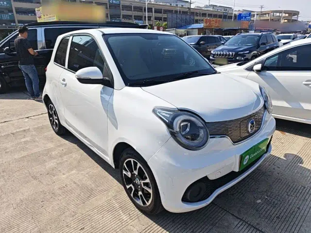 Huachen Xinyi i03 — Фото автомобиля 3
