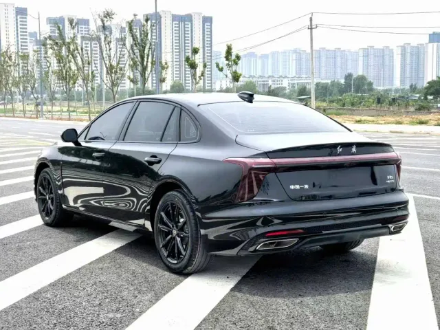 Hongqi H5 — Фото автомобиля 10
