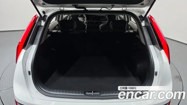 Kia Niro Niro (New) — Фото автомобиля 22