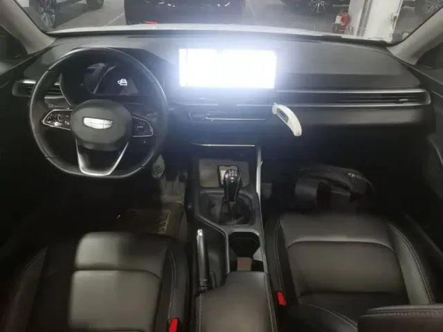Geely Emgrand — Фото автомобиля 5