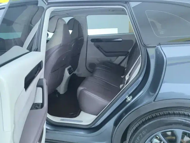 Leapmotor C11 — Фото автомобиля 11