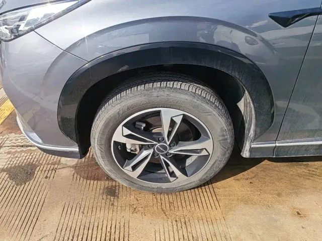 Roewe RX5 — Фото автомобиля 22