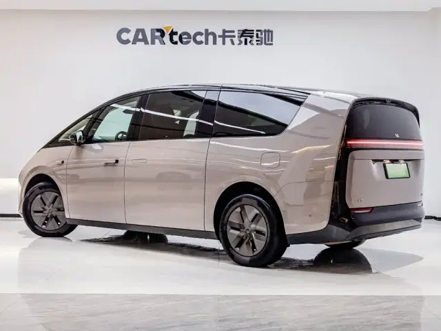 Li Auto MEGA — Фото автомобиля 5