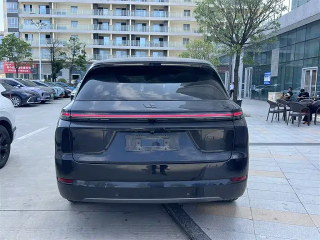 Li Auto L7 — Фото автомобиля 8