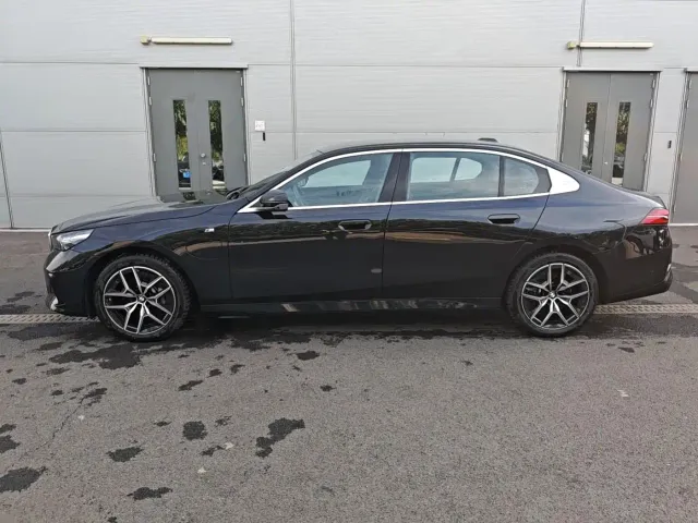 BMW i5 — Фото автомобиля 10
