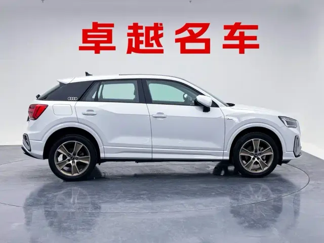 Audi Q2L — Фото автомобиля 4
