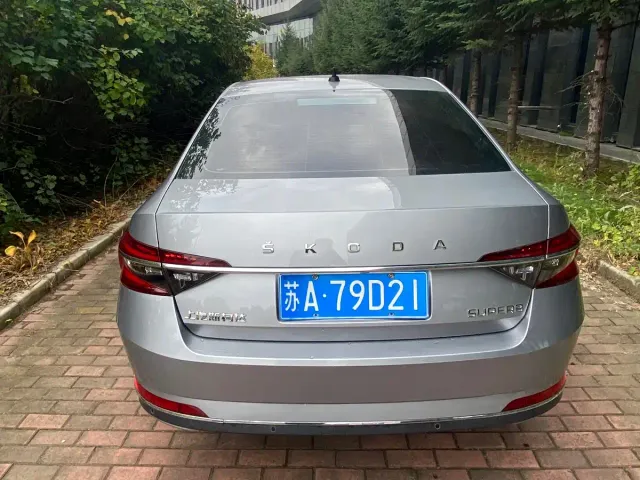 Skoda Superb — Фото автомобиля 5