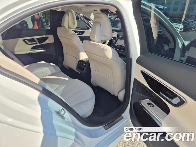 Mercedes-Benz E-Class — Фото автомобиля 19