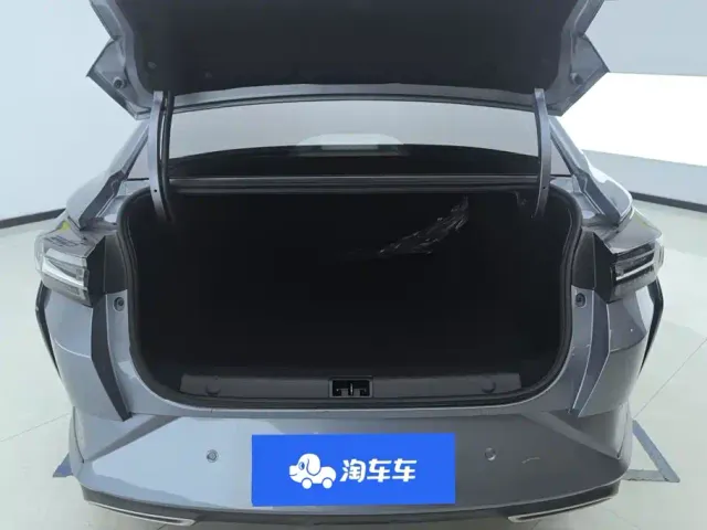Dongfeng Yixuan — Фото автомобиля 4