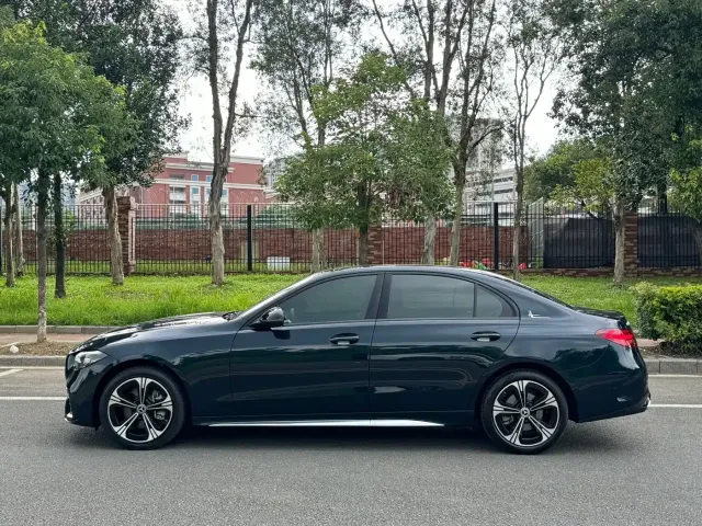 Mercedes-Benz Mercedes-Benz C-Class 2022 Facelift C 260 L Night Edition Sport — Фото автомобиля 4