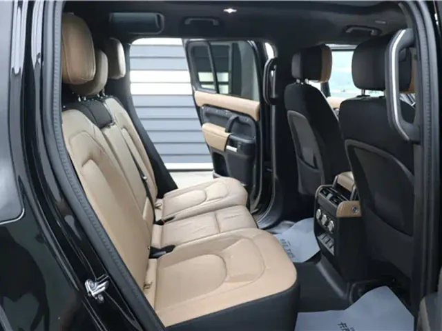 Land Rover Defender — Фото автомобиля 21