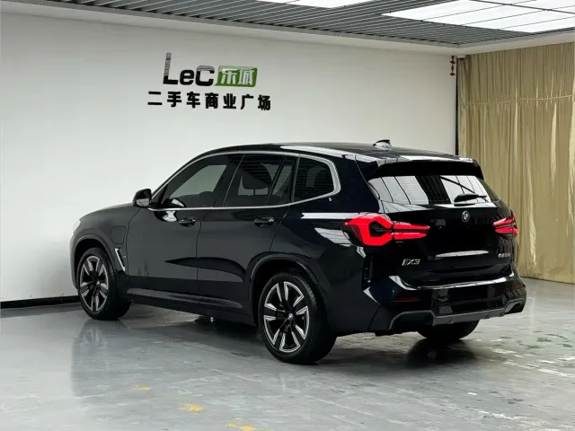 BMW iX3 — Фото автомобиля 6