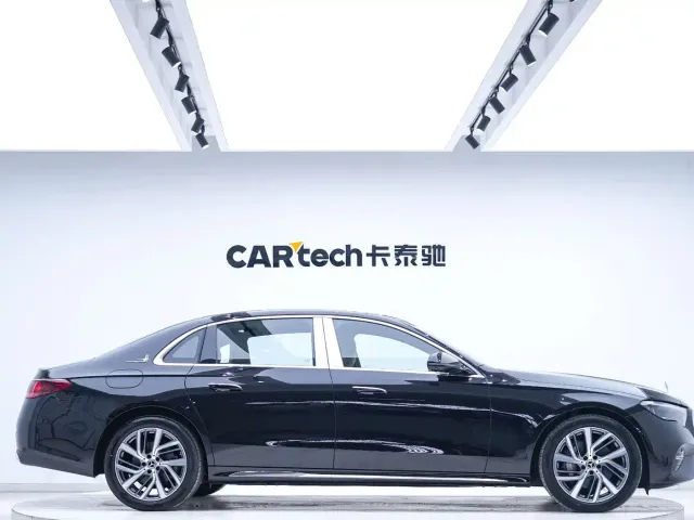 Mercedes-Benz E-Class — Фото автомобиля 6