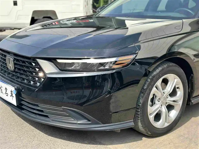 Honda Accord — Фото автомобиля 3