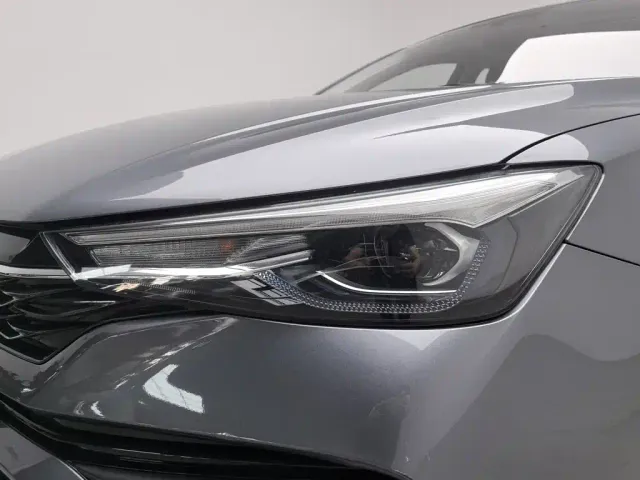 Roewe i5 — Фото автомобиля 7