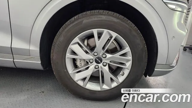 Genesis GV70 2.5T Бензин AWD — Фото автомобиля 5