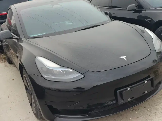 Фотография автомобиля — Tesla Model 3