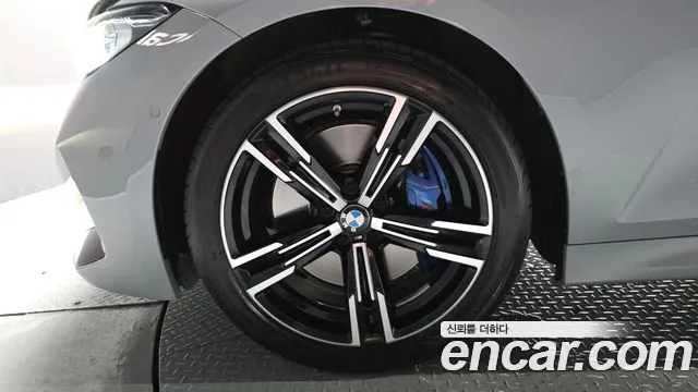 BMW 3-Series 3 серия (G20) 320i M Sport — Фото автомобиля 4