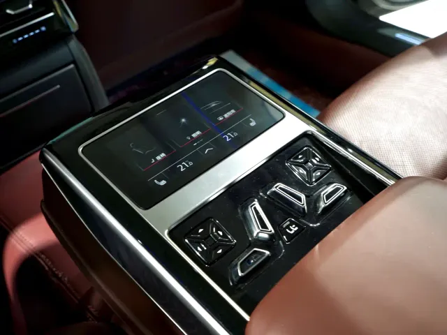 Audi A8 — Фото автомобиля 13