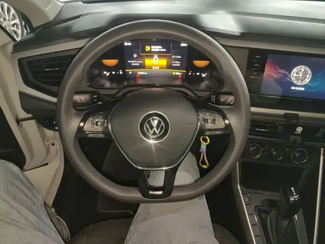 Volkswagen Polo — Фото автомобиля 10