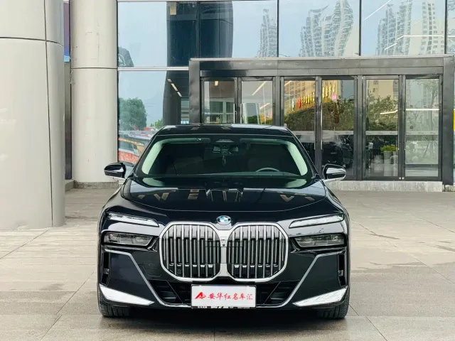 BMW 7 Series — Фото автомобиля 2