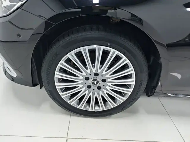 Mercedes-Benz E-Class — Фото автомобиля 22