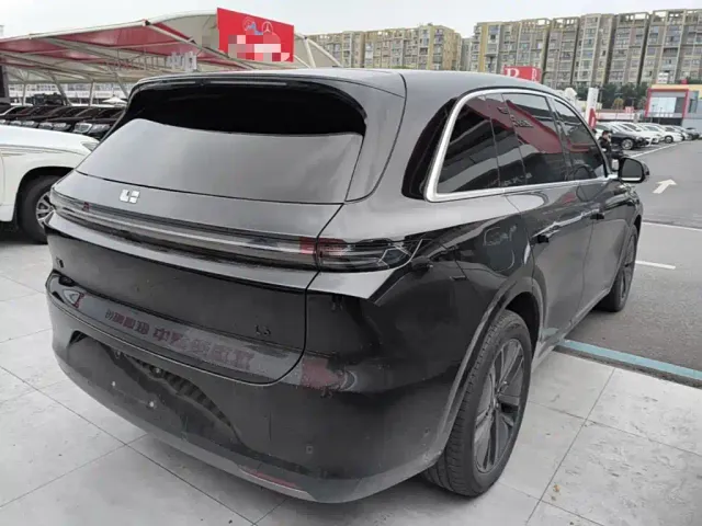 Li Auto L6 — Фото автомобиля 6