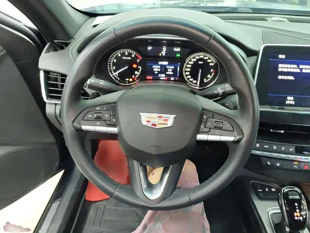 Cadillac CT5 — Фото автомобиля 10