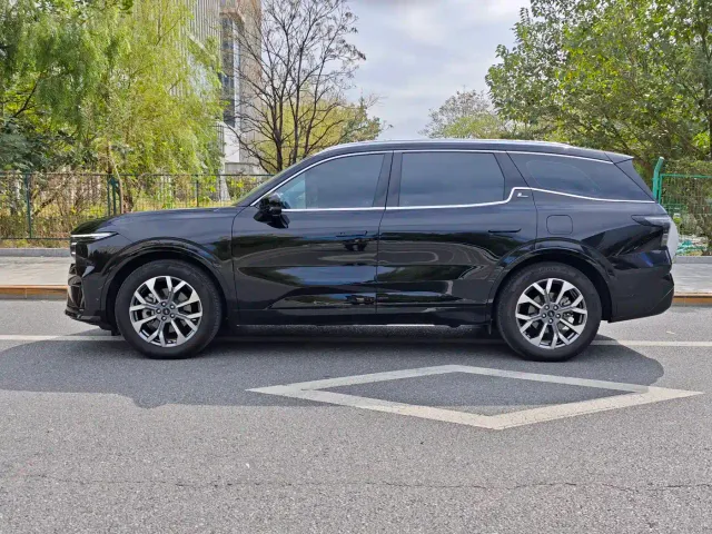 Ford Edge — Фото автомобиля 4