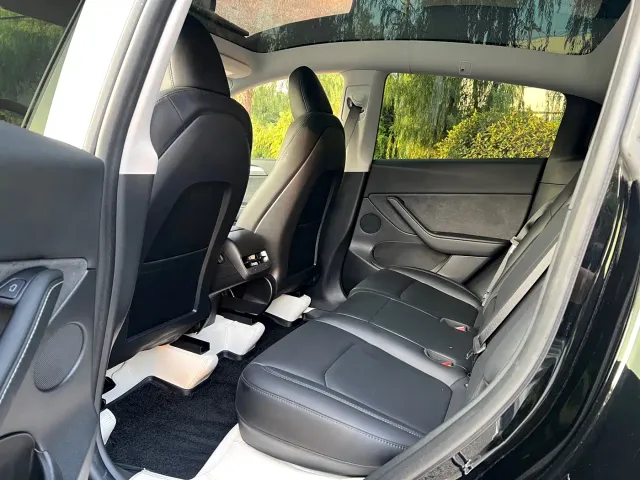 Tesla Model Y — Фото автомобиля 7