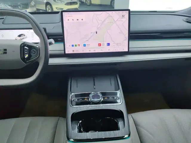 Geely Galaxy Xingyao 8 — Фото автомобиля 13
