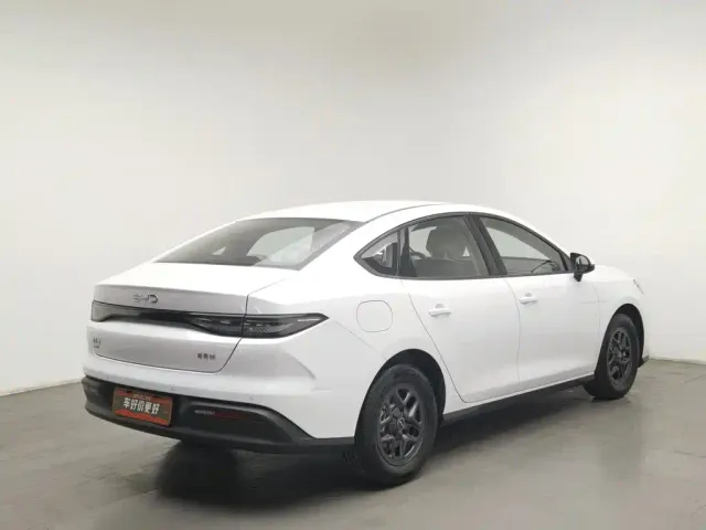 BYD Seal 05 DM-i — Фото автомобиля 2