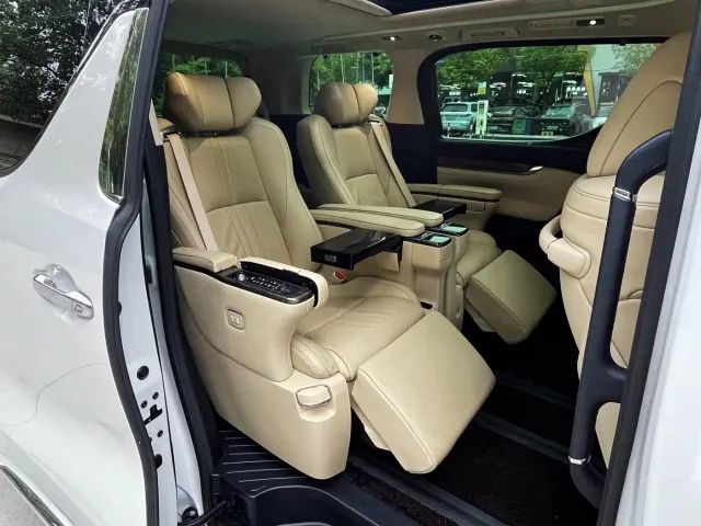 Toyota Vellfire — Фото автомобиля 20