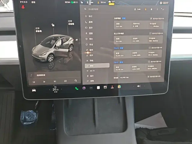 Tesla Model Y — Фото автомобиля 11