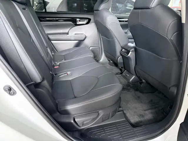 Toyota Highlander — Фото автомобиля 13
