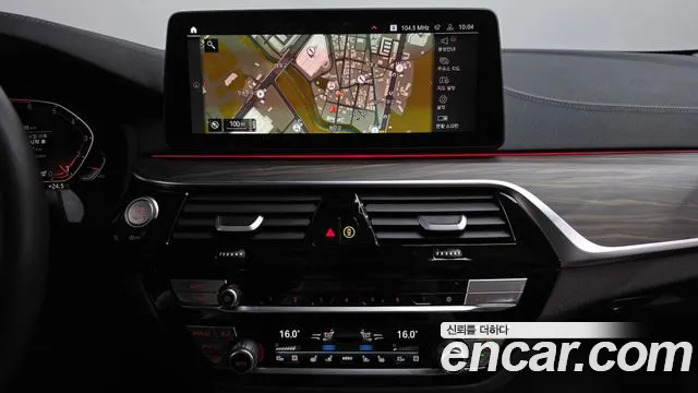 BMW 5 Series G30 — Фото автомобиля 14