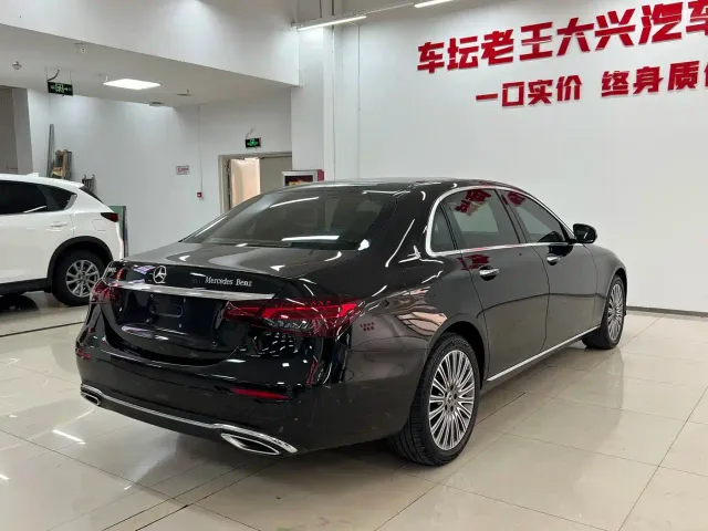Mercedes-Benz E-Class — Фото автомобиля 15