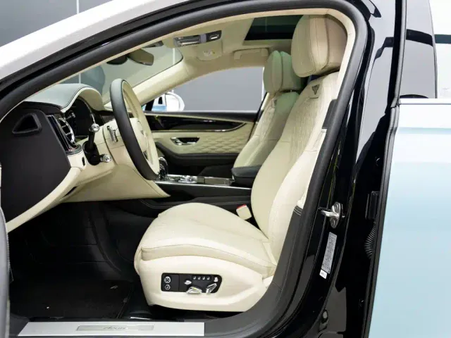 Bentley Flying Spur — Фото автомобиля 8